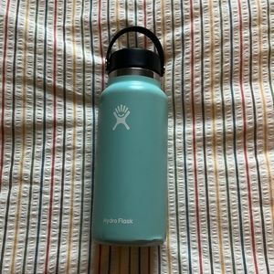 Hydro Flask 32 oz Wide Mouth ice blue color